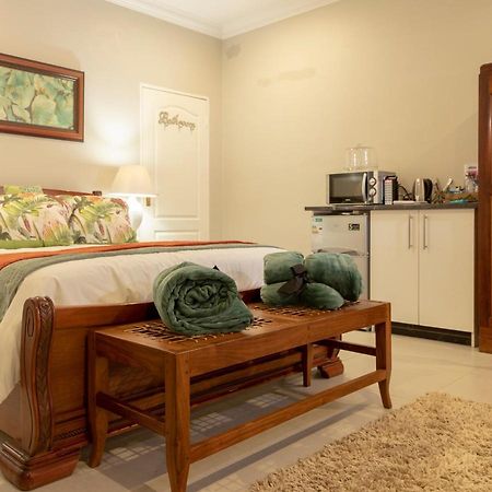 Mi Vida Guesthouse Клерксдорп Экстерьер фото