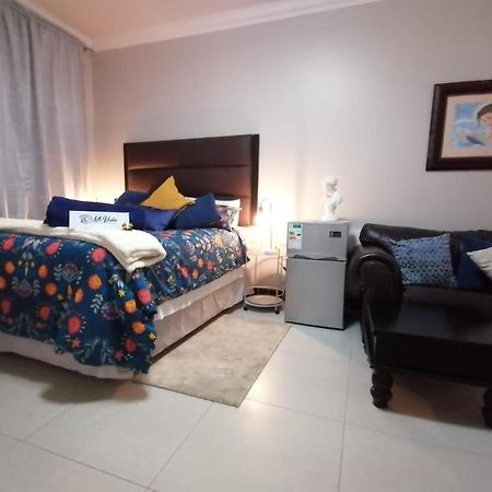 Mi Vida Guesthouse Клерксдорп Экстерьер фото