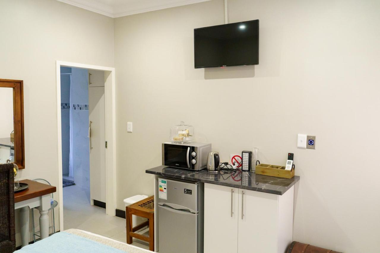 Mi Vida Guesthouse Клерксдорп Экстерьер фото