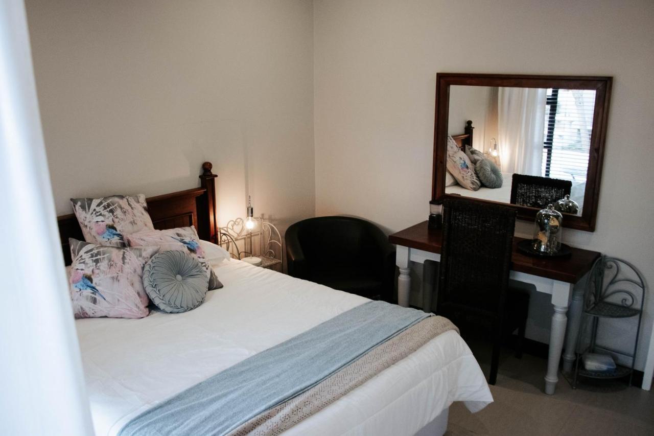 Mi Vida Guesthouse Клерксдорп Экстерьер фото