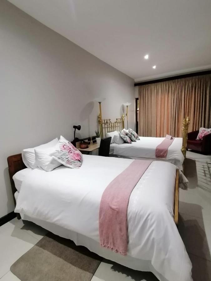 Mi Vida Guesthouse Клерксдорп Экстерьер фото